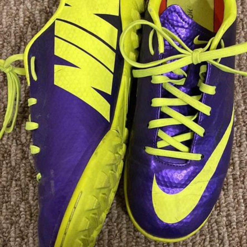 Nike youth turf soccer cleats
